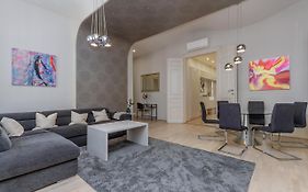 Andrassy Str. Luxury Apartment